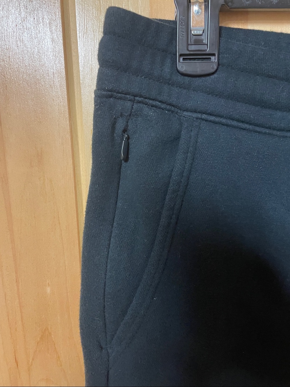 Men’s Hollister Baggy Fleece Lined Joggers - Picture 4 of 6